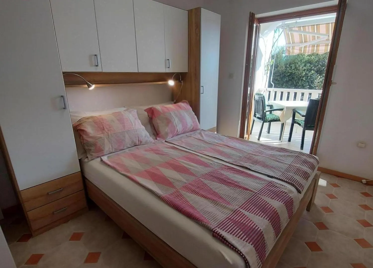 Studio Mit Terrasse Im Ersten Stock Des Hauses Mandre 0*,  Croatia