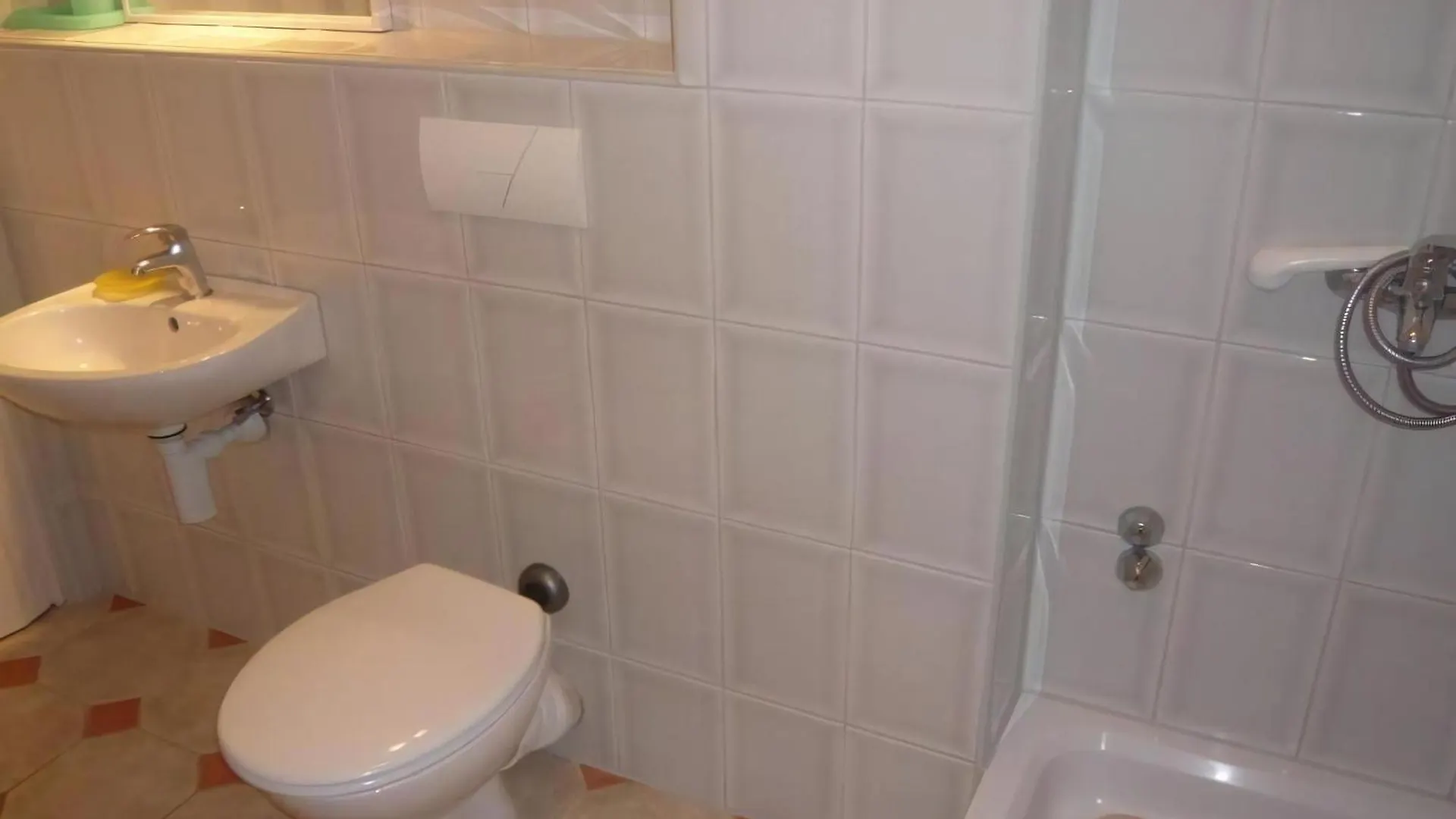 Apartment Studio Mit Terrasse Im Ersten Stock Des Hauses Mandre Croatia